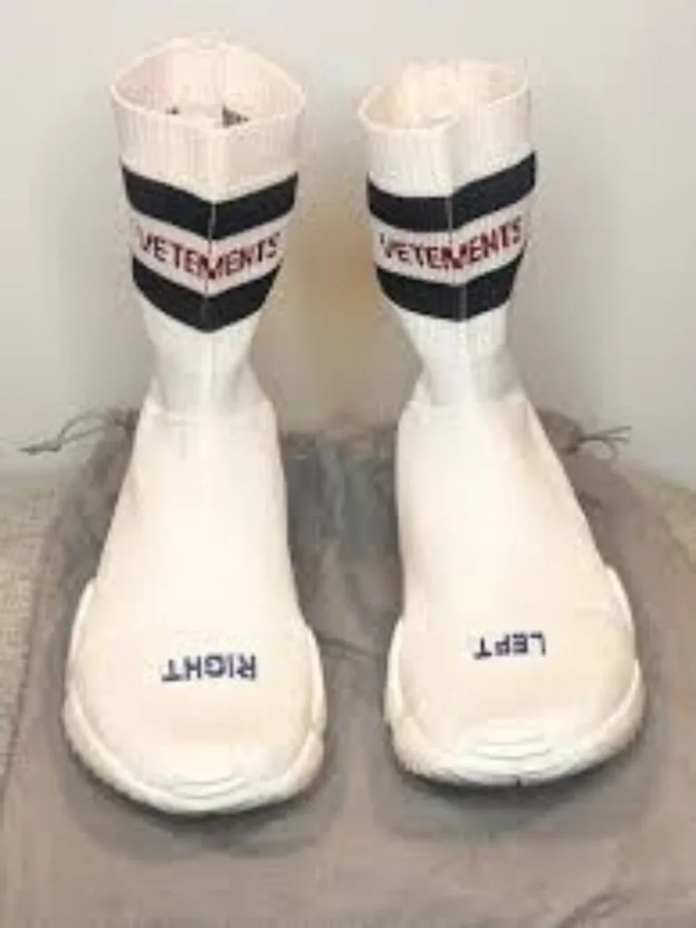 20-NIB VETEMENTS X REEBOK SOCK SNEAKERS- DUST BAGS INCLUDED - Picture 2 of 6